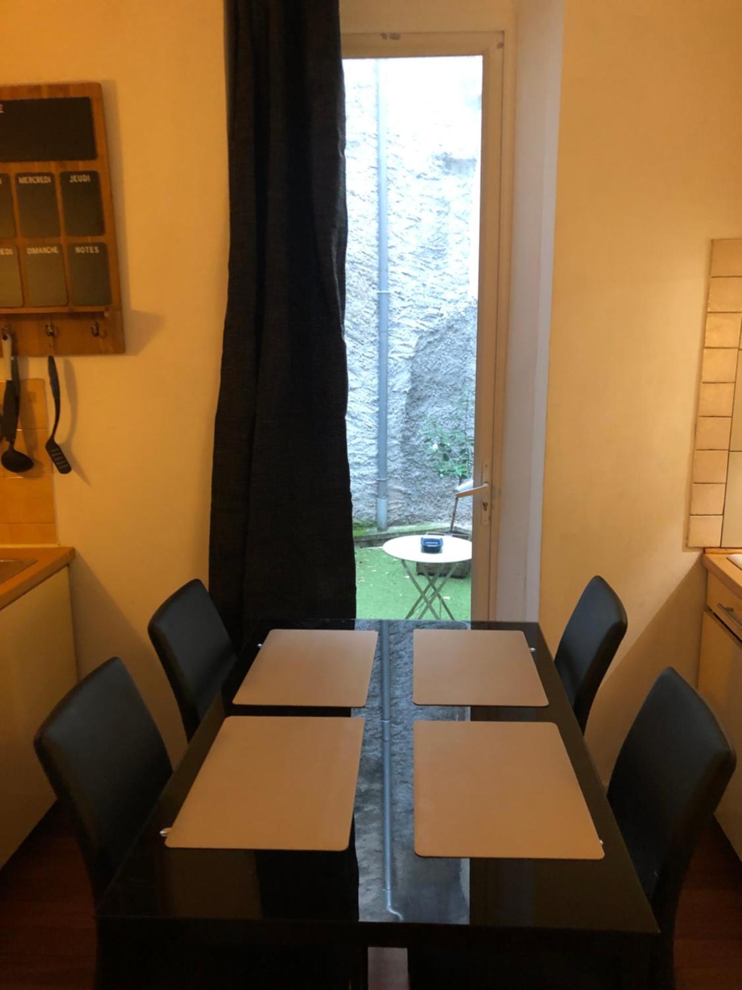 Victor Hugo Confort Et Sa Pizza Offerte Aurillac Exterior foto